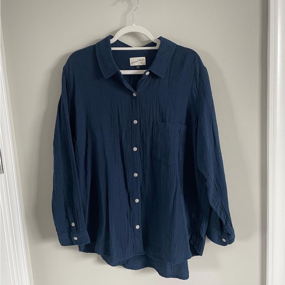 Nwot Universal Thread Button Down Top - image 1